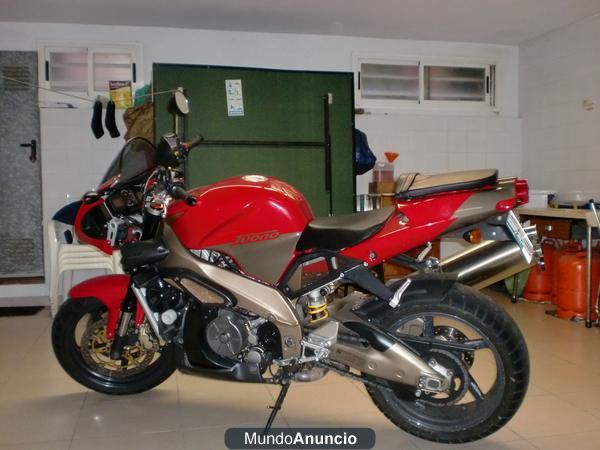 Aprilia tuono rsv 1000 naked