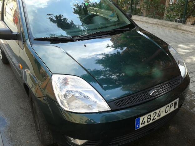 Se vende ford fiesta en buen estado del 2003