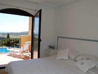 Apartamento con 2 dormitorios se vende en Marbella, Costa del Sol