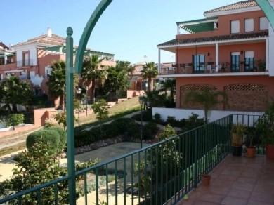 Apartamento con 2 dormitorios se vende en Estepona, Costa del Sol