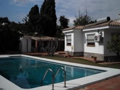 Chalet con 6 dormitorios se vende en Malaga, Costa del Sol