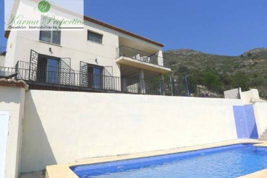 3 Dormitorio Chalet En Venta en Jalon, Alicante