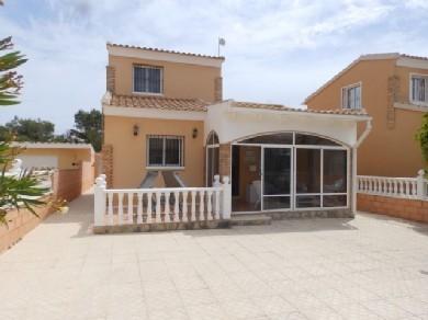 Chalet con 2 dormitorios se vende en Playa Flamenca, Costa Blanca