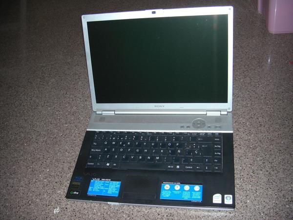 Vendo Sony Vaio VGN-FZ21N