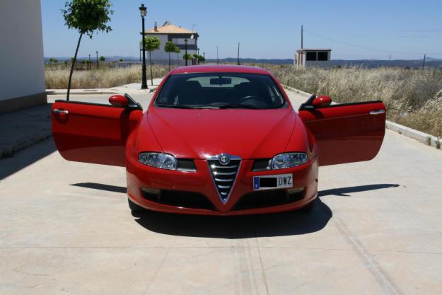 Vendo ALFA ROMEO GT JTD 150CV  2006 IMPECABLE.