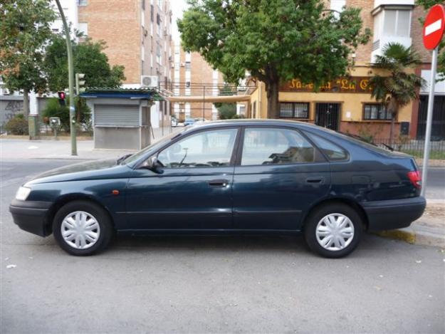 VENDO TOYOTA CARINA 5 puertas,79.735 KM, buen estado, diciembre 95