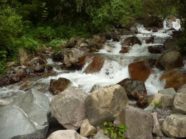 Vendo vertiente de agua mineral en mendoza-argentina