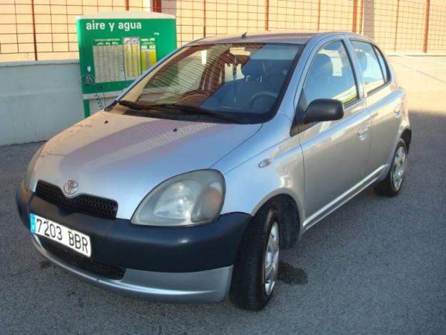 TOYOTA YARIS 1.0 LINEA TERRA AÑO 2000