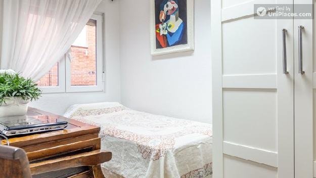 Rooms available - Cosy 2-bedroom apartment in Chamartín's Hispanoamérica neighbourhood