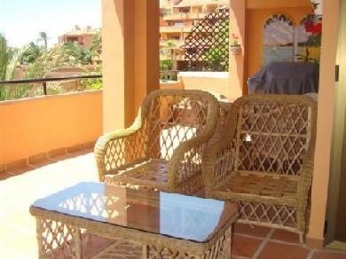 Apartamento con 3 dormitorios se vende en Estepona, Costa del Sol