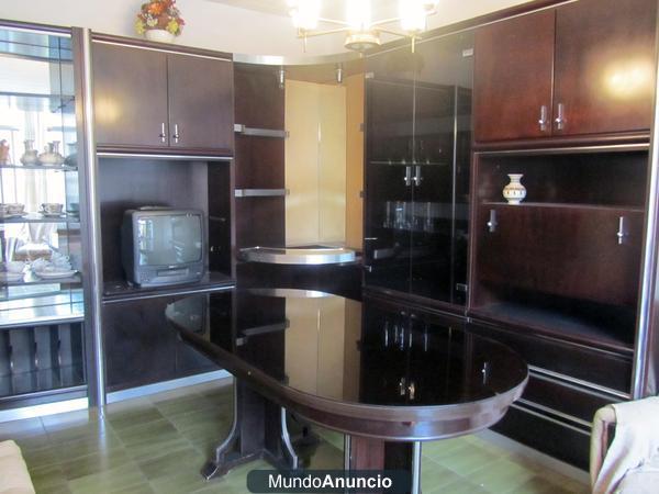 Mueble bar y mesa a conjunto