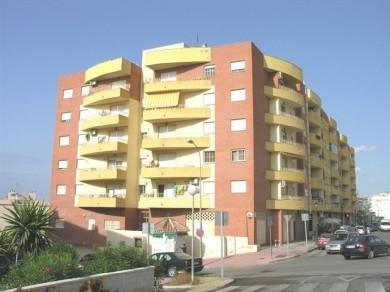 Apartamento con 2 dormitorios se vende en Estepona, Costa del Sol