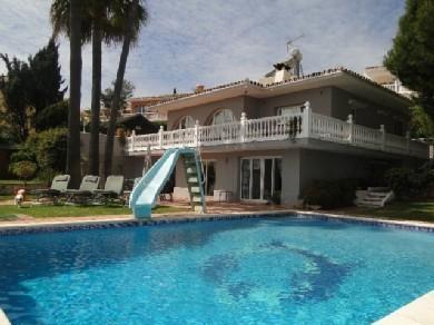 Chalet con 4 dormitorios se vende en Mijas Costa, Costa del Sol