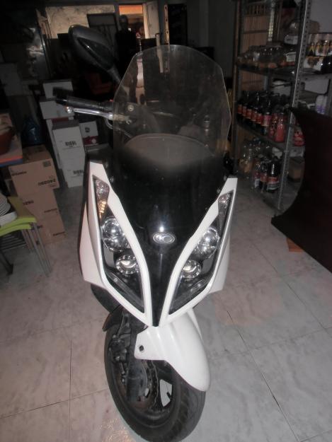 Se vende moto Kymco 125i