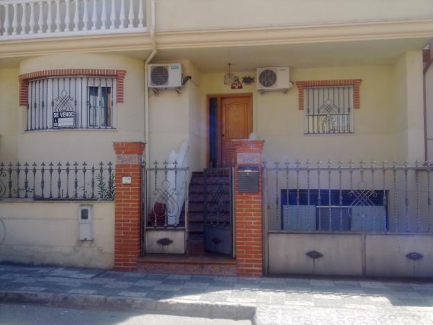 vendo o cambio casa en el sector 3 de martos por piso bajo o primero con patio abonandome