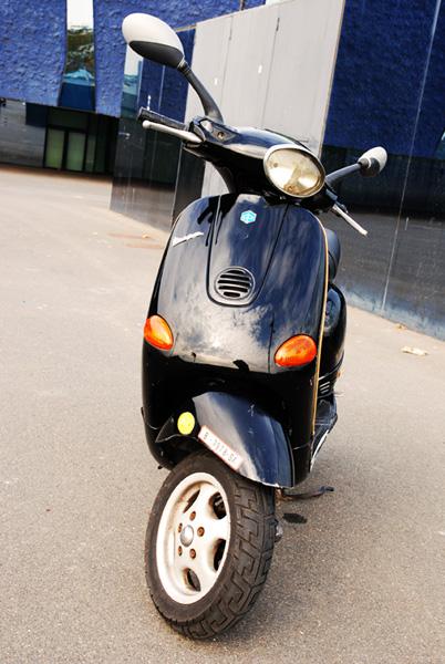 VESPA ET4 125cc negro 20.000 km