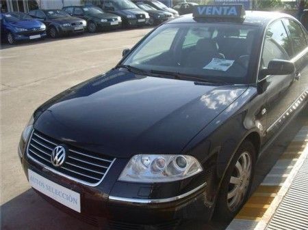 VOLKSWAGEN PASSAT  2.5TDI HIGHLINE - Girona