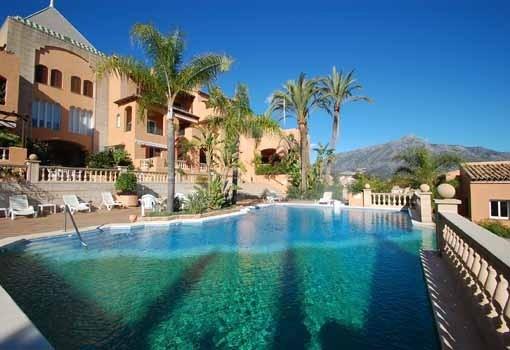 Apartamento a la venta en Nueva Andalucía Costa del Sol