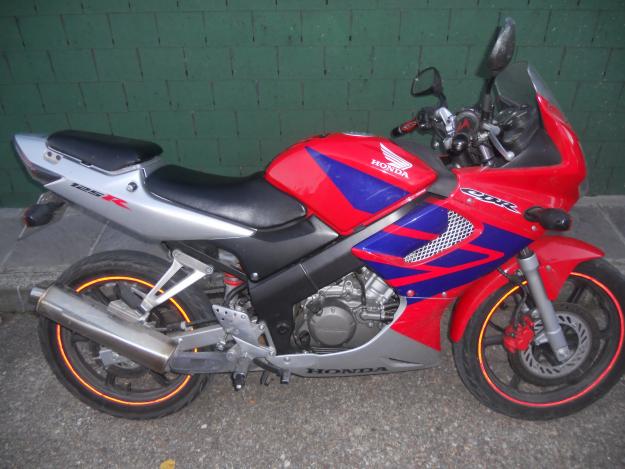 HONDA CBR 125 con alarma integrada