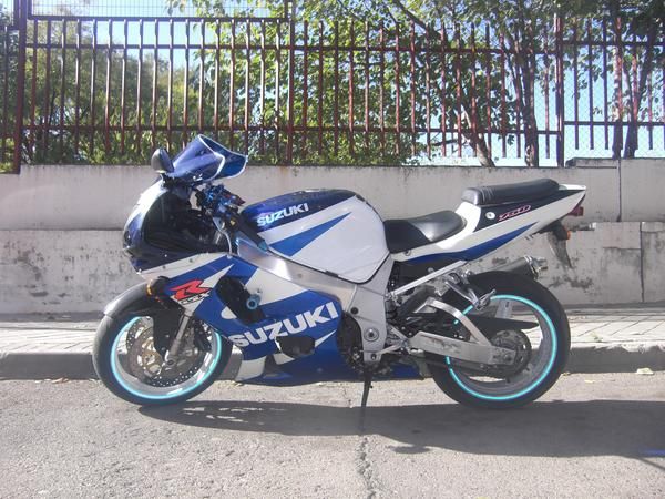 Se vende suzuki GSXR 750 CC 140 CV