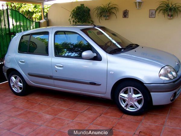 VENDO RENAULT CLIO 1.9D 2001