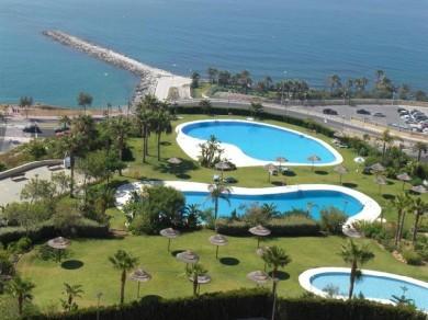 Apartamento con 2 dormitorios se vende en Benalmadena Costa, Costa del Sol