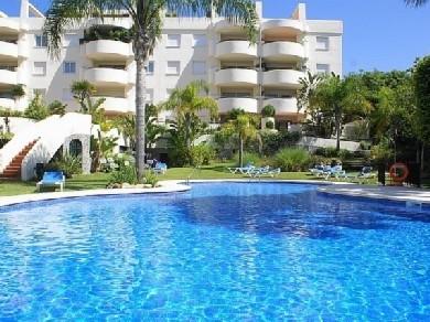 Apartamento con 3 dormitorios se vende en Marbella, Costa del Sol