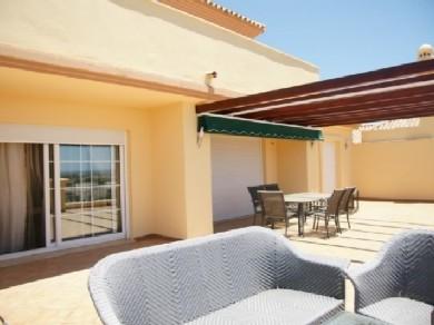 Apartamento con 4 dormitorios se vende en Marbella, Costa del Sol