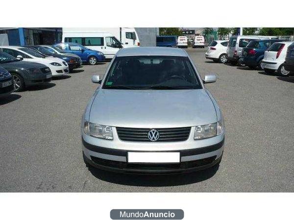 Volkswagen Passat 1.8 Comfortline