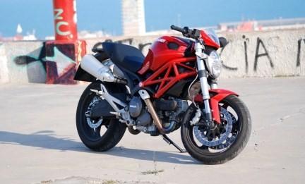 DUCATI MONSTER 696+