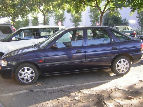 vendo ford esort td 1800 diesel por 800 euros