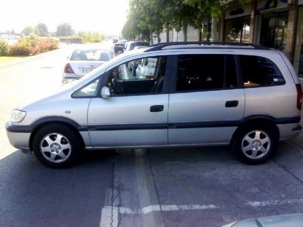 Venta de coche Opel Zafira 2.0 DTI Elegance 7 Plazas '01 en Logroño