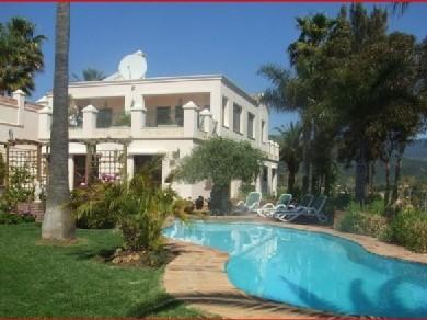 Chalet con 4 dormitorios se vende en Estepona, Costa del Sol