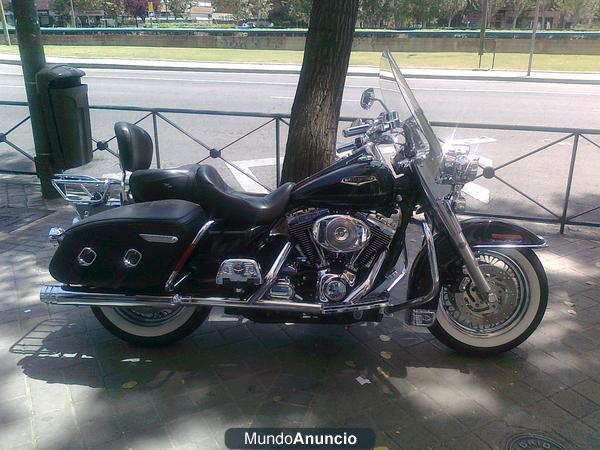 HARLEY DAVIDSON ROAD KING CLASSIC