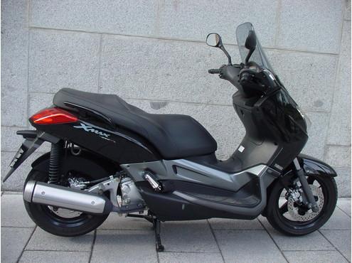 Yamaha X-Max 250