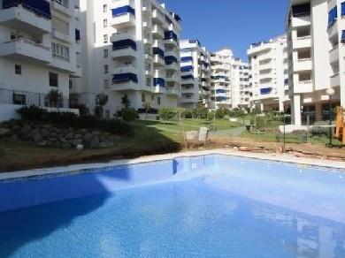 Apartamento con 2 dormitorios se vende en Marbella, Costa del Sol