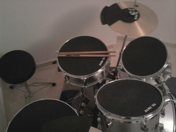 bateria acustica ddrum con 1 mes de uso