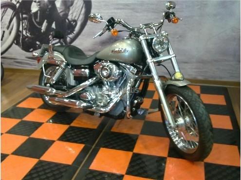 HARLEY DAVIDSON Dyna Super Glide Custom