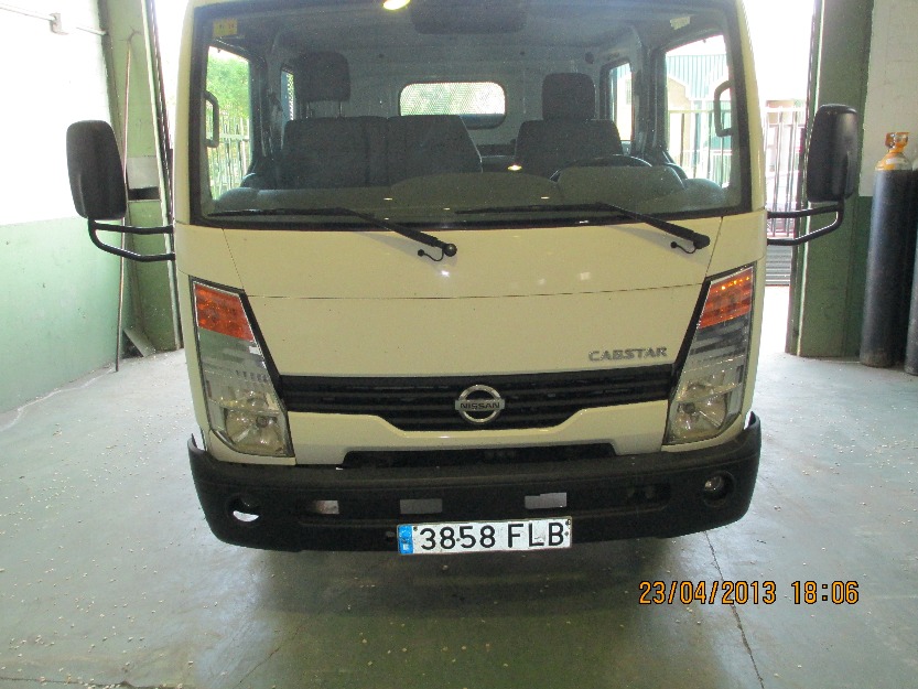 doble cabina nissan cabstar en perfecto estado