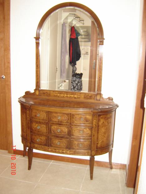 MUEBLE DE RAIZ DE OLIVERA