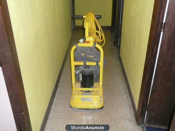 VENDO MAQUINA DE PULIR PARQUET  A   3800€  (Barcelona  España)