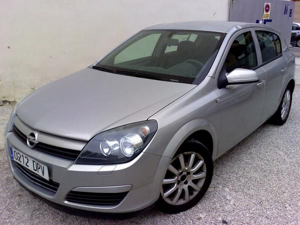 1.4i,AÑO 2005,8AIRBAGS,5PUERTAS,AIRE AC., LLANTAS- TEL 961117371