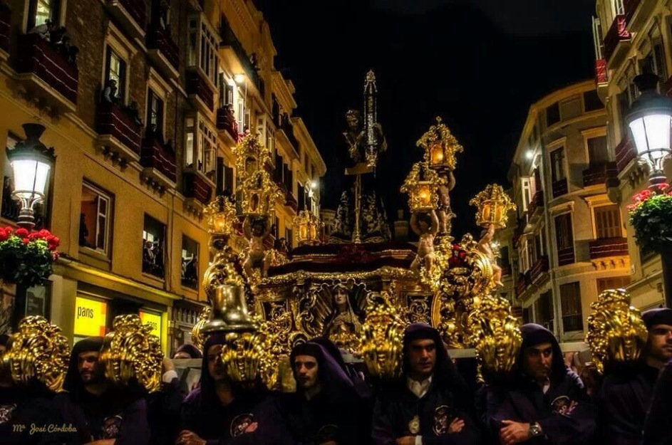 Ofrezco dos sillas Semana Santa Málaga, Jueves Santo.-