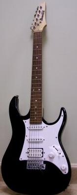 URGENTE!! Ibanez Gio Black and White Semi Nueva con Ampli de 10 y Cable