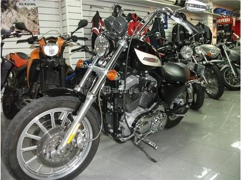 HARLEY DAVIDSON Sportster 1200R