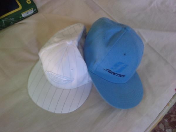 2 Gorras Planas Flama y Dickies