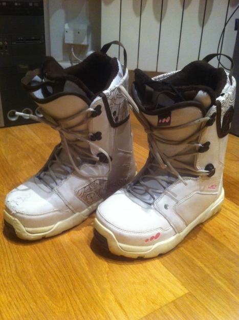 Botas de snowboard talla 39 en buenas condiciones