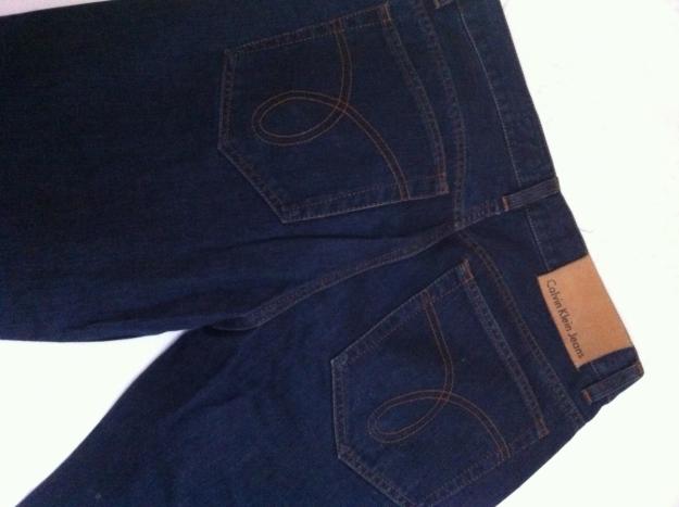 Vendo Vaqueros Calvin Klein color azul oscuro