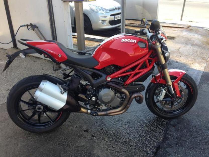 moto ducati monster evo 1100