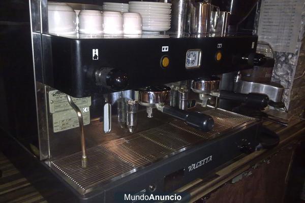 VENDO MAQUINA CAFE. REGALO MOLINO Y MENAJE